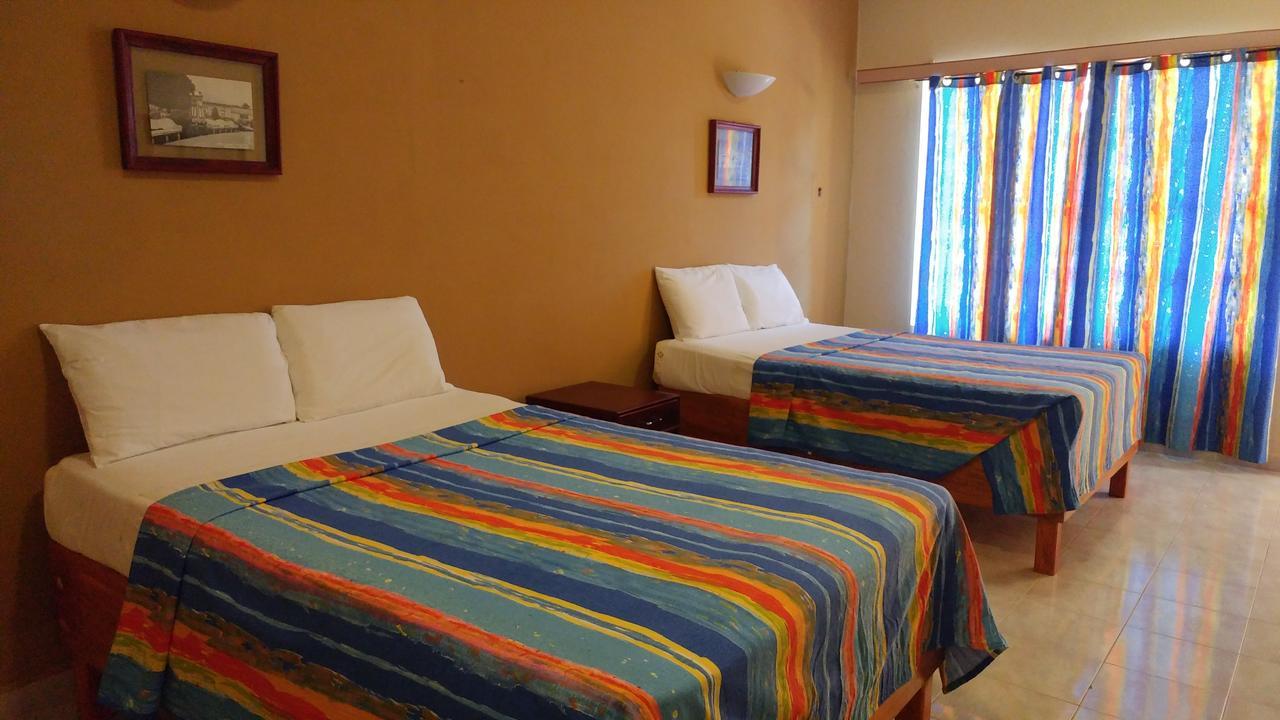 Sun Suites Hotel 2*
